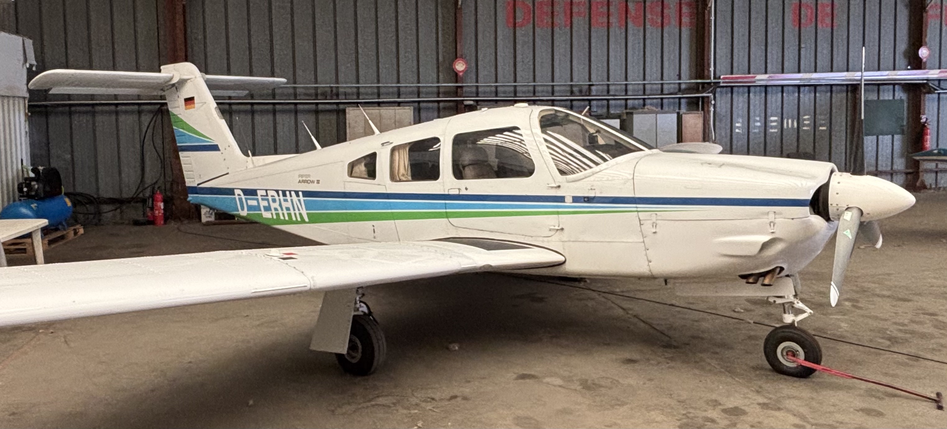 1982 Piper PA28RT-201, photo 1